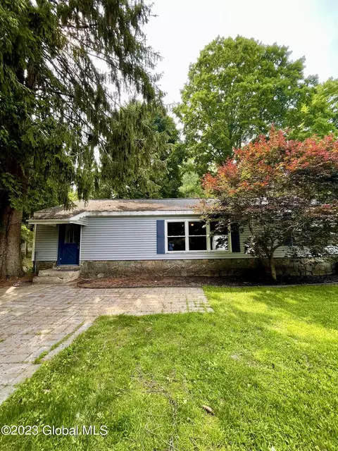 104 Schuyler St, Lake George, NY 12845