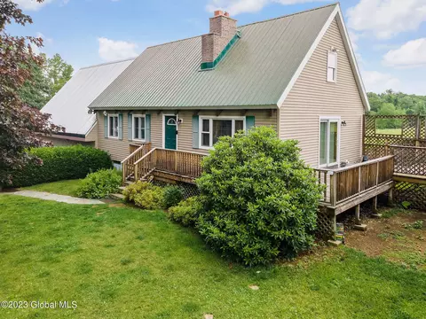 47 Norfolk St, Troy, NY 12180