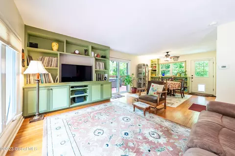 27 Slingerland St, Slingerlands, NY 12159 photo 8