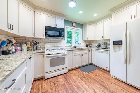 27 Slingerland St, Slingerlands, NY 12159 photo 10