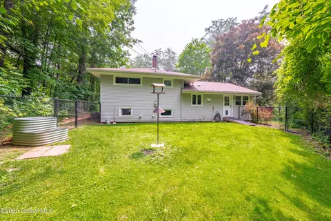 27 Slingerland St, Slingerlands, NY 12159 photo 3