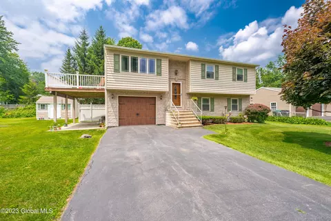 141 Nutwood Ave, Schenectady, NY 12304