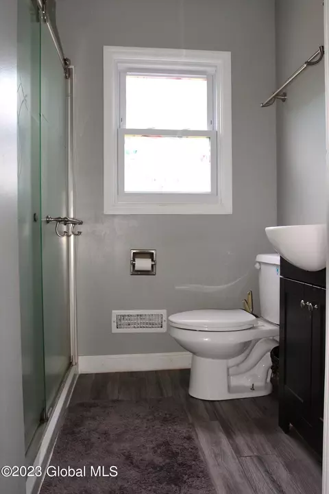 114 Pinehurst Pl, Schenectady, NY 12304 photo 11
