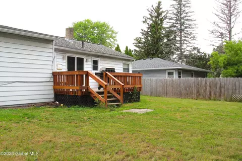 114 Pinehurst Pl, Schenectady, NY 12304 photo 17