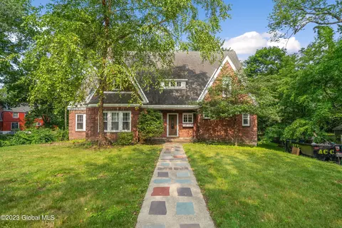 1005 Millington Rd, Niskayuna, NY 12309