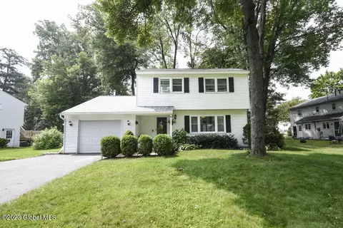 117 E Poplar Dr, Delmar, NY 12054