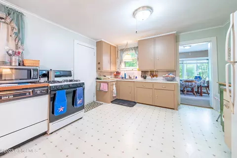 36 Bonner Ave, Schenectady, NY 12304 photo 7