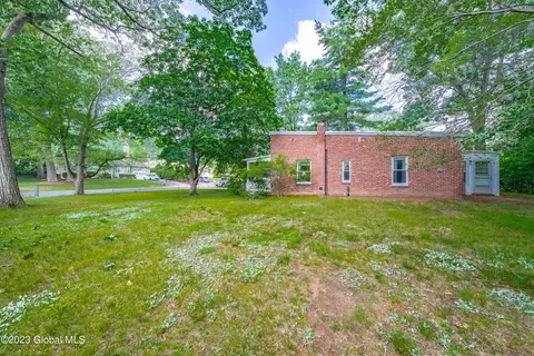 36 Bonner Ave, Schenectady, NY 12304 photo 17
