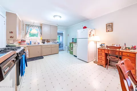 36 Bonner Ave, Schenectady, NY 12304 photo 5