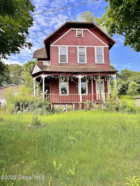 39 Prospect St, Fultonville, NY 12072