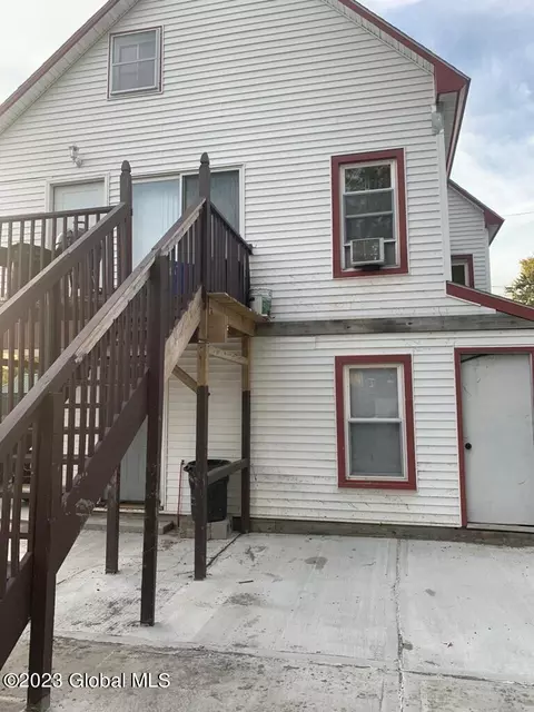 351 Schenectady St, Schenectady, NY 12307