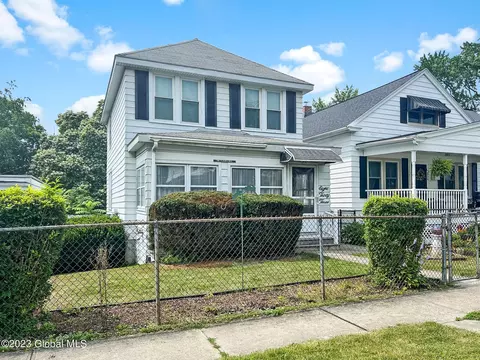 833 7th Ave, Troy, NY 12182