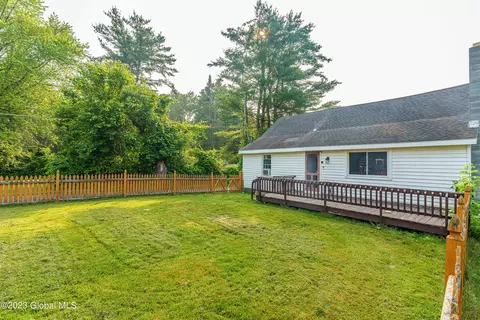 100 Welsh Ln, Guilderland, NY 12084