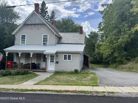 98 Grace Ave, Ticonderoga, NY 12883