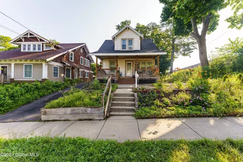 1615 Bradley St, Schenectady, NY 12304