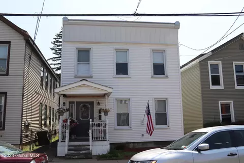 125 Hudson Ave, Green Island, NY 12183