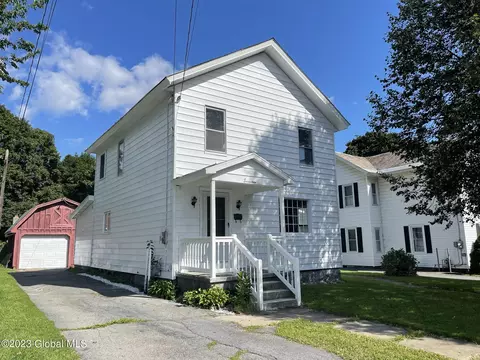 17 Mcdonald St, Glens Falls, NY 12801