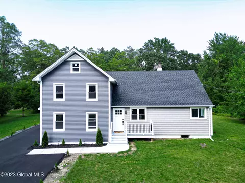 19 Clapper Rd, Selkirk, NY 12158