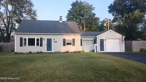 1085 Alheim Dr, Schenectady, NY 12303