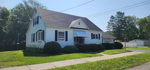 11 S Burton Ave, Gloversville, NY 12078