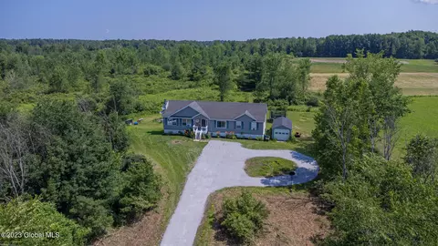 641 Lynk St, Sprakers, NY 12166 photo 4