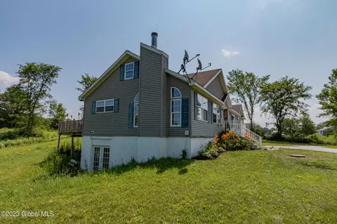 641 Lynk St, Sprakers, NY 12166 photo 2
