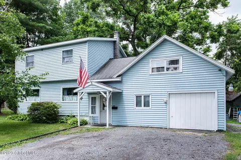 302 Lark St, Schenectady, NY 12302