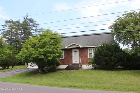 1522 Mcclellan St, Schenectady, NY 12309 photo 2