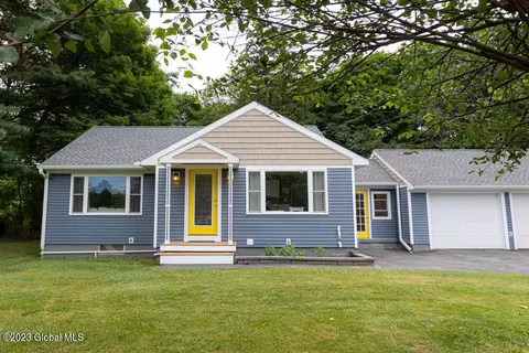 516 Grange Rd, Troy, NY 12182