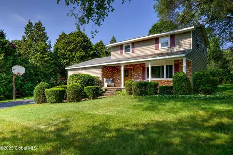 23 Townley Dr, Burnt Hills, NY 12027