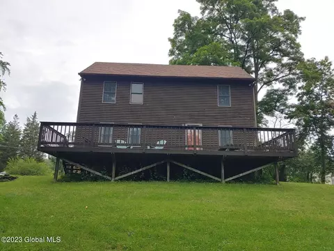 389 Mohawk Dr, Fonda, NY 12068 photo 4