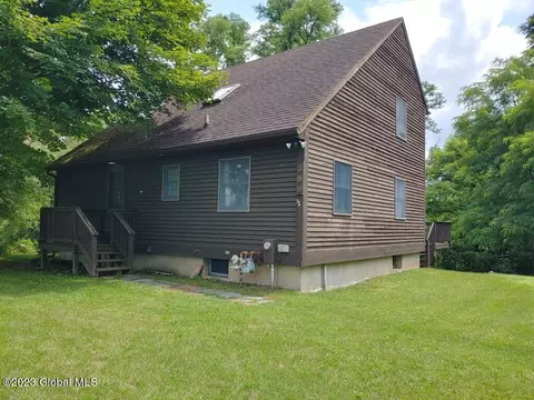 389 Mohawk Dr, Fonda, NY 12068 photo 2