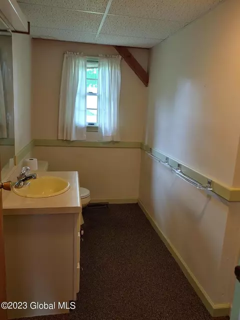 389 Mohawk Dr, Fonda, NY 12068 photo 18