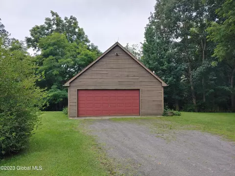 389 Mohawk Dr, Fonda, NY 12068 photo 7