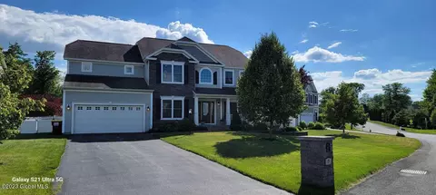 7 Arbor Gate Ct, Cohoes, NY 12047