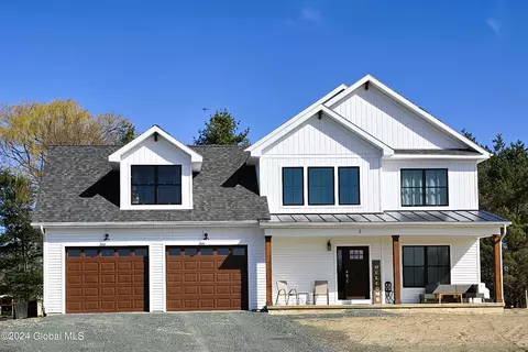 3 Ceremuga Ct, Waterford, NY 12188