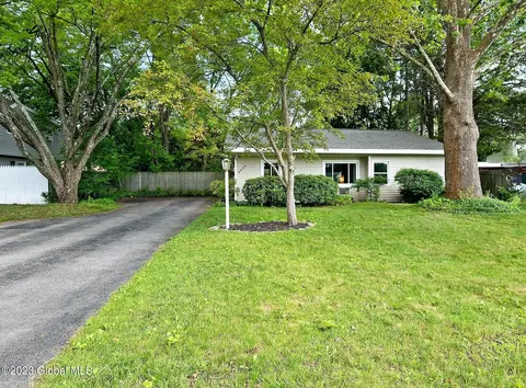 3426 Gari Ln, Schenectady, NY 12303