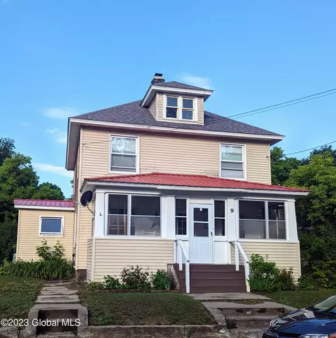9 Circle Ave, North Creek, NY 12853