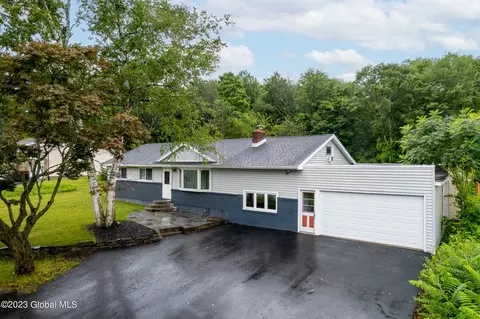 741 Sacandaga Rd, Schenectady, NY 12302