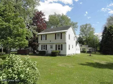 648 Feura Bush Rd, Delmar, NY 12054