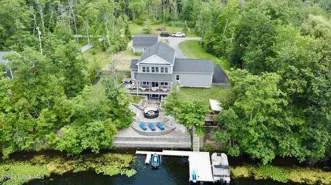 17 France Ln, Ballston Lake, NY 12019