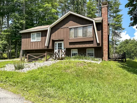 8 Heritage Village Rd, Bolton Landing, NY 12814