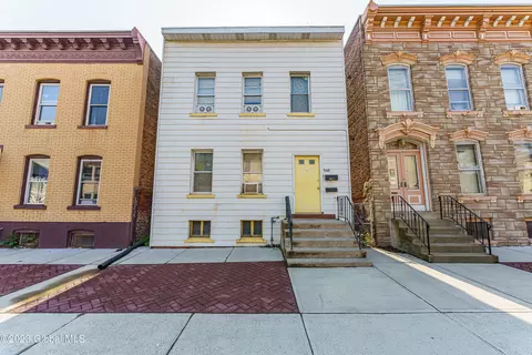 360 4th St, Troy, NY 12180