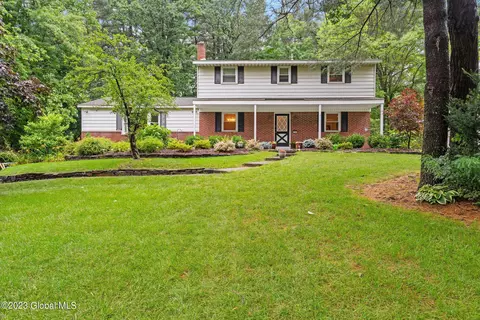 12 Sleepy Hollow Dr, Clifton Park, NY 12065