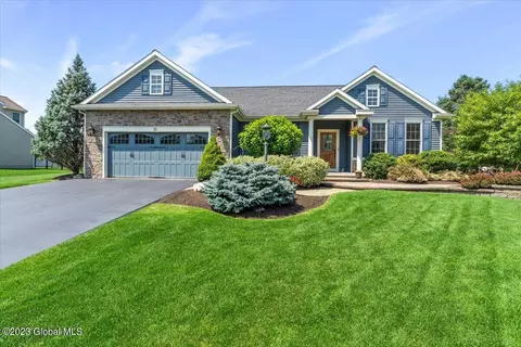 11 Surrey Dr, Ballston Lake, NY 12019