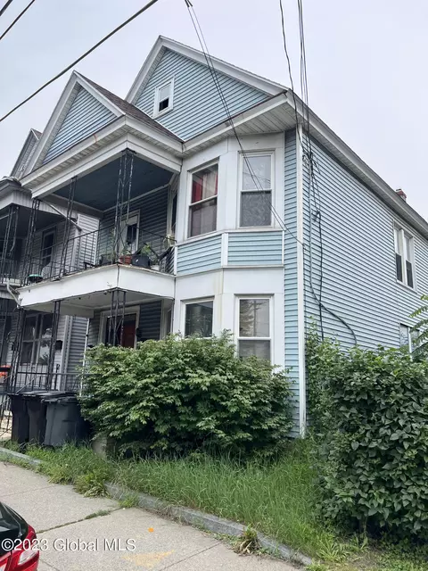 5 112th St, Troy, NY 12182