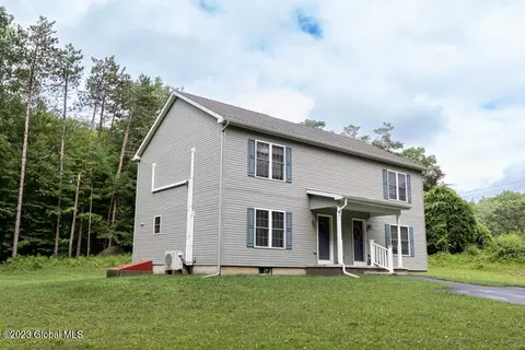 69 Garner Rd, Averill Park, NY 12018