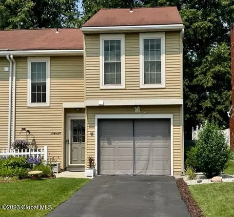 68 Meadowlark Dr, Cohoes, NY 12047