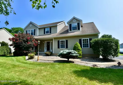 122 Charlton Rd, Ballston Lake, NY 12019