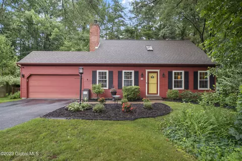 19 Old Coach Rd, Clifton Park, NY 12065